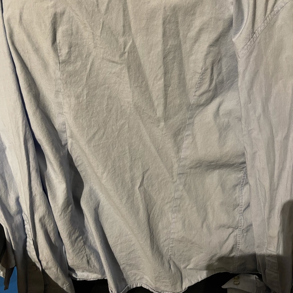 6 button downs - Picture 3 of 12